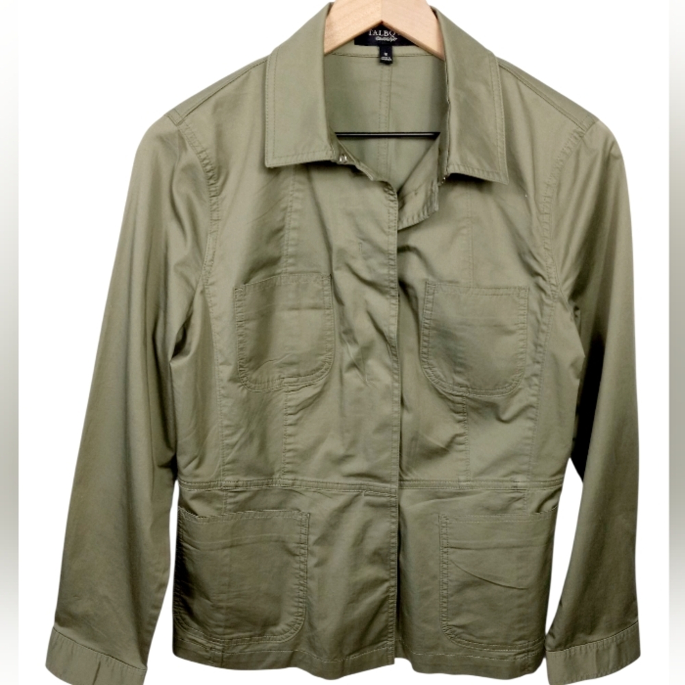 TALBOTS UTILITY JACKET Size 8 with 4  pockets 19in Pit to Pit 25in in lenght
